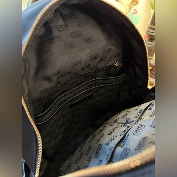 Michael Kors Large Abbey Nylon Backpack Rehab - Picture 9 of 17